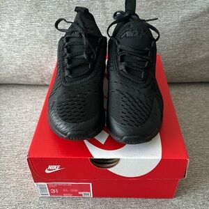 Nike Air Max 270 - NWT - Big Kids 3.5Y (unisex)